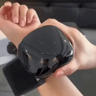 PulseSense: Handgelenk‑Tonometer mit Sprachunterstützung